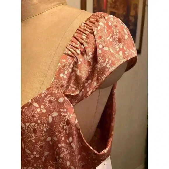 Treasure & Bond Floral Scoop Neck Cap Sleeve Satin Top NWT Size XL - Picture 6 of 9